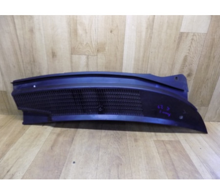 Накладка под лобовое стекло правая, Ford Mondeo 2, 93BGF02216AV