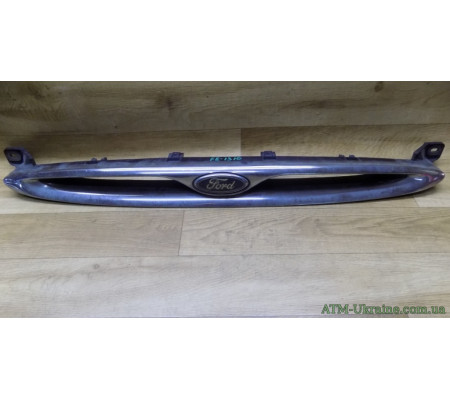Решётка радиаторная Ford Escort 96-2000 г 95AB8200CB