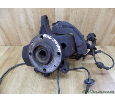 Поворотный кулак со ступицей правый Peugeot 406 , ABS