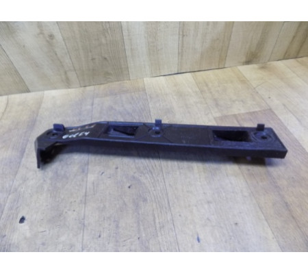 Направляющая бампера передняя левая, Volkswagen Golf 4, 1J0807183A